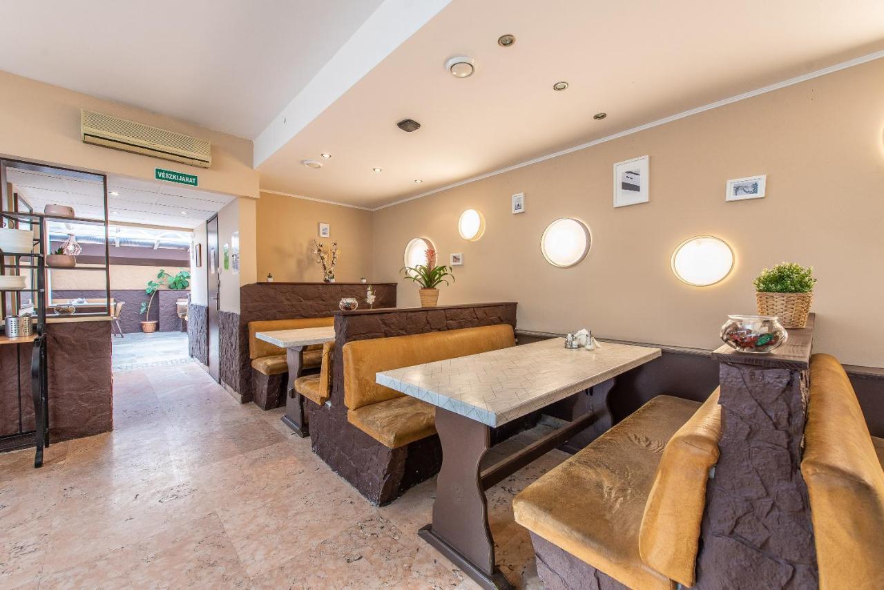 Korona Panzio Budapest Extérieur photo