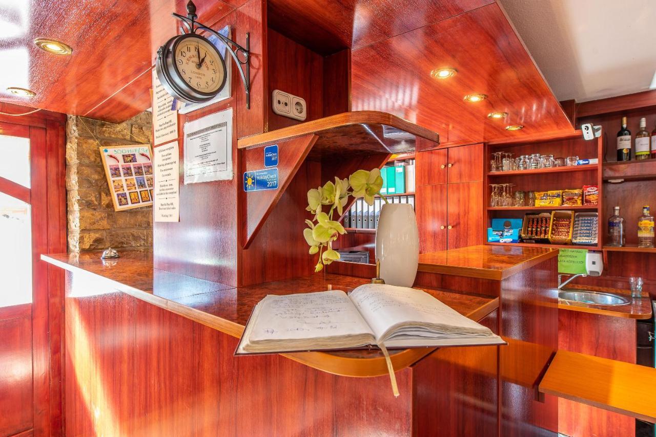 Korona Panzio Budapest Extérieur photo