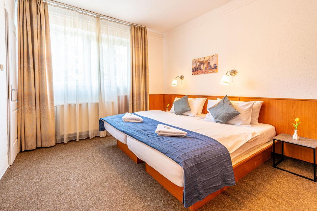 Korona Panzio Budapest Extérieur photo