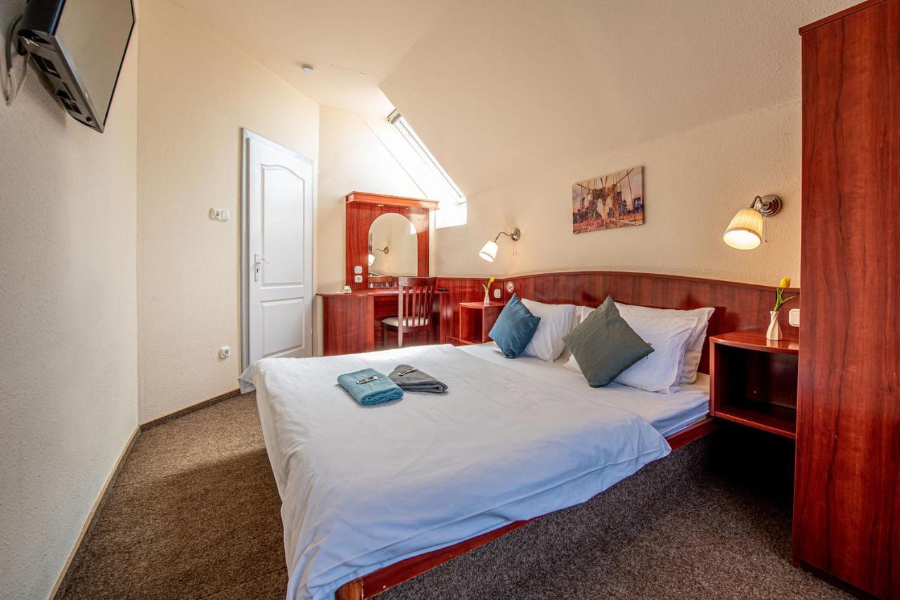 Korona Panzio Budapest Extérieur photo